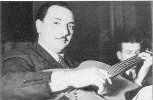 Django Reinhardt pendant le tournage du film Jazz Hot null