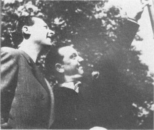 Django Reinhardt & Stephane Grappelli avec le compositeur Michael Carr - Londres null