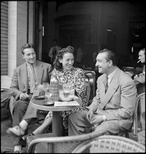 Django Terrasse de café avec couple null