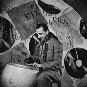 Django Reinhardt joue des Congas null
