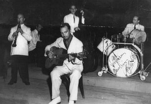 Django Reinhardt et Ferdinand Carracilly null