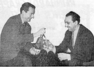 Django Reinhardt avec Stéphane Grappelli - retrouvaille reunion 1946 Londres null