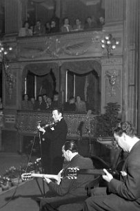 Django Reinhardt - festival de Jazz à Nice 1948-02 - Django Reinhardt - Guitare électrique RIO - 1er festival internationnal de Jazz à Nice Stephane Grappelli, Django Reinhardt, Joseph Reinhardt