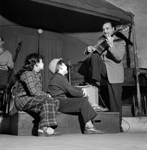 Django Reinhardt et Babik au Club Saint-Germain null