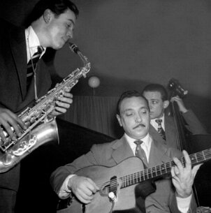 Django Reinhardt au Club Saint-Germain null
