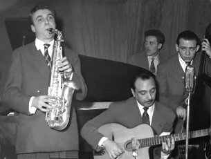 Django Reinhardt au Club Saint-Germain null