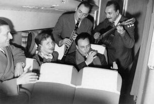 Django Reinhardt avec Line Renaud 1952 null