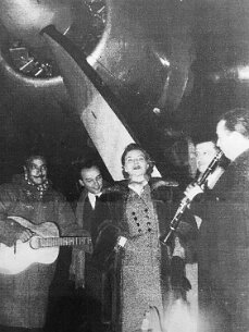 Django Reinhardt avec Line Renaud 1952 null