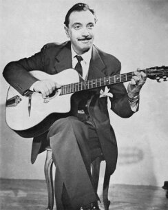 Django Reinhardt et guitare Selmer null